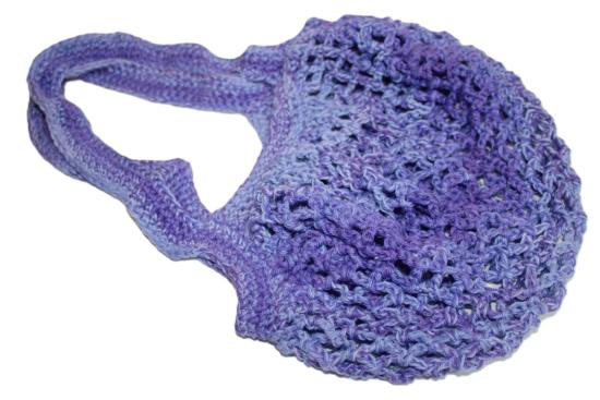 Gehäkelter lila Beutel