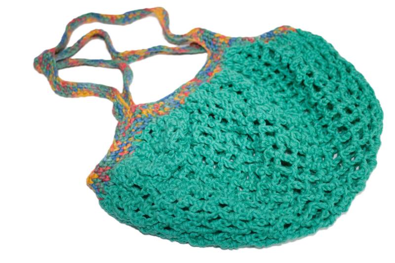 Beutel grün mit buntem Henkel