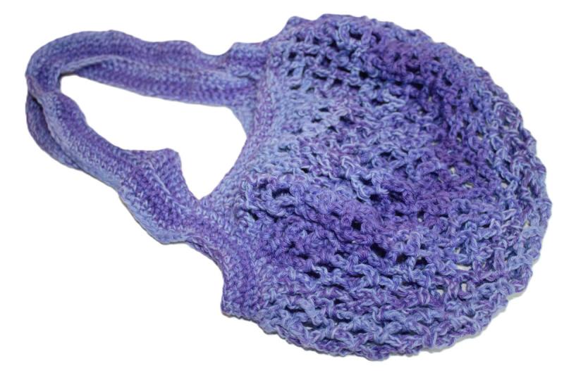Gehäkelter lila Beutel